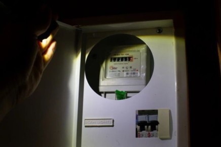 В Рыльске от удара дрона пострадала женщина, в двух районах нарушено энергоснабжение