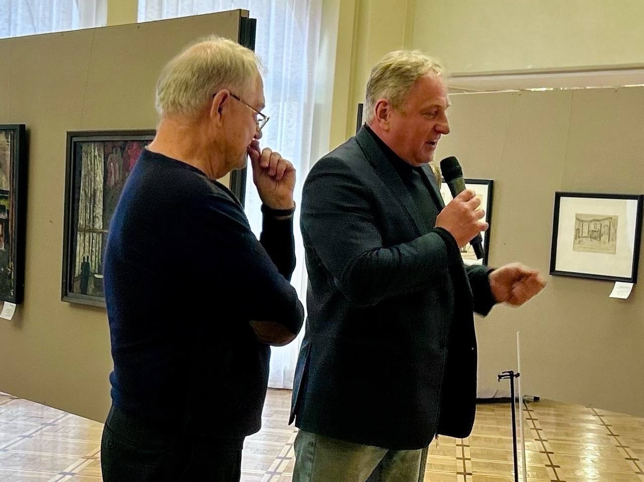 В драмтеатре Курска показали «внутреннюю кухню» сцены: эскизы, костюмы и тайны закулисного мира