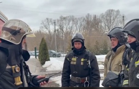 В Курске спасатели провели пожарно-тактические учения в школе N?16