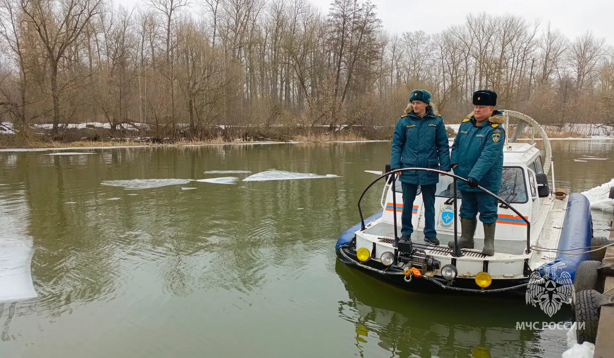В Курской области инспекторы ГИМС напомнили правила безопасности у воды