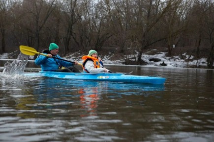 В Курске эковолонтеры провели субботник на сапах и каяках