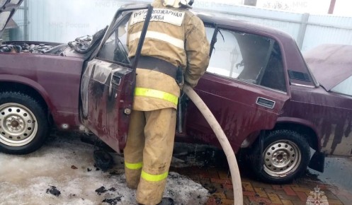 В Курской области за неделю произошло 26 пожаров и 15 ДТП с участием спасателей