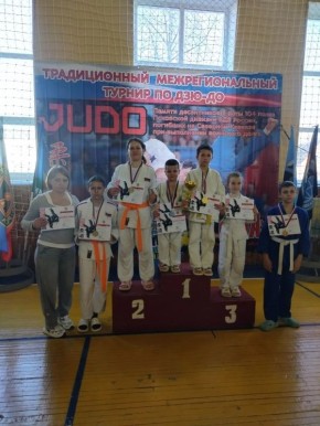 � �.����������� ������ XI ������������ ��������������� ������ �� �����, ����� ������ � �������, ����������� ������ ����������� 6 ���� 104 ���������-���������� ����� ��������� ������� ���, �������� �� �������� ������� � ����...