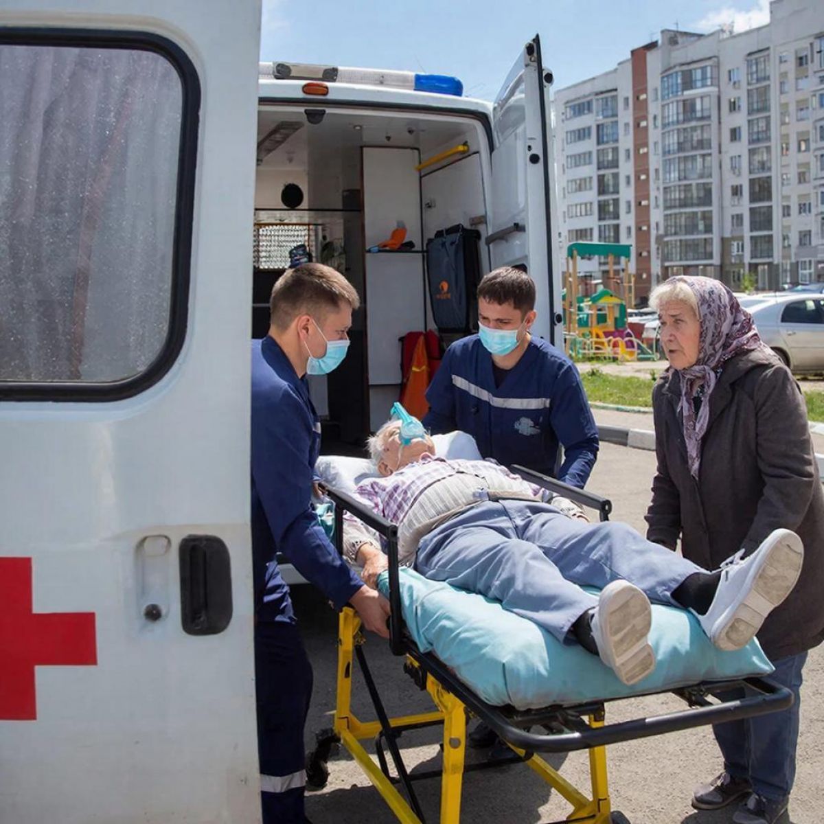 Пострадавших в Хомутовском районе курян направляют для лечения в Москву