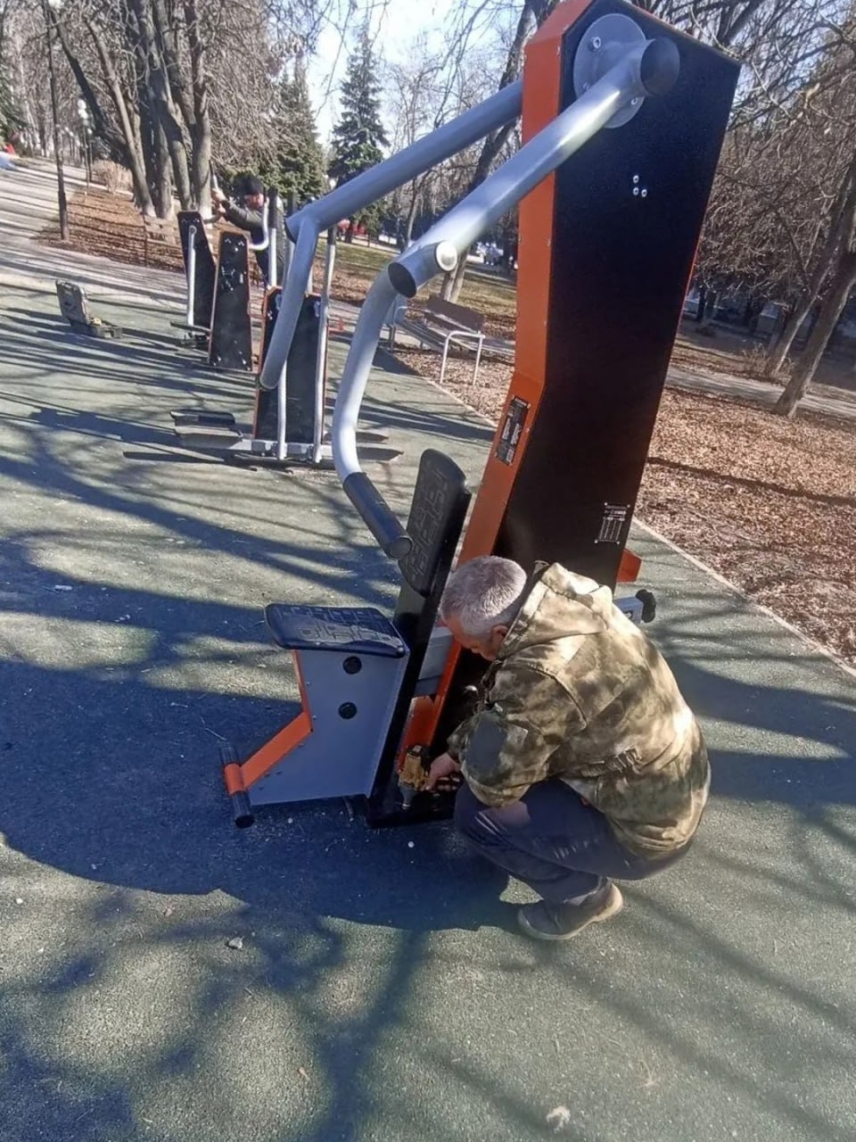 В Курске на время демонтировали тренажёры в сквере на Харьковской