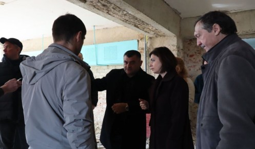 Олеся Дворцова оценила ход капремонта Зоринской школы в Курской области