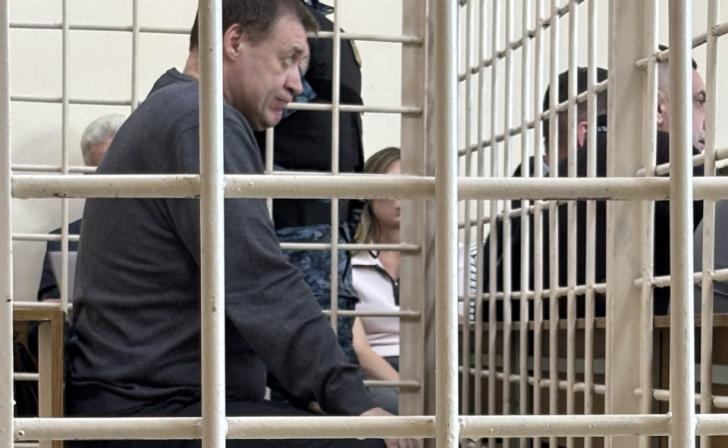 Бывший замгубернатора Алексей Дедов признался в получении 20 млн руб.в качестве взяток