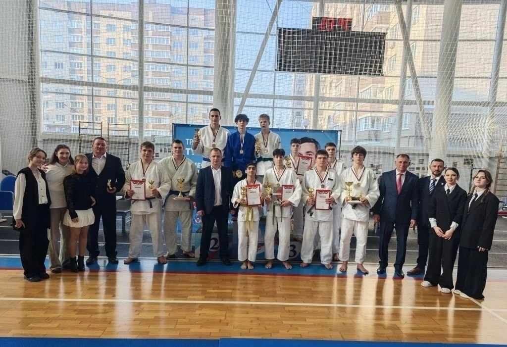 ЗОЛОТО ТУРНИРА СОЛОДУХИНА. В Железногорске состоялся традиционный турнир по дзюдо на призы олимпийского чемпиона Николая Солодухина