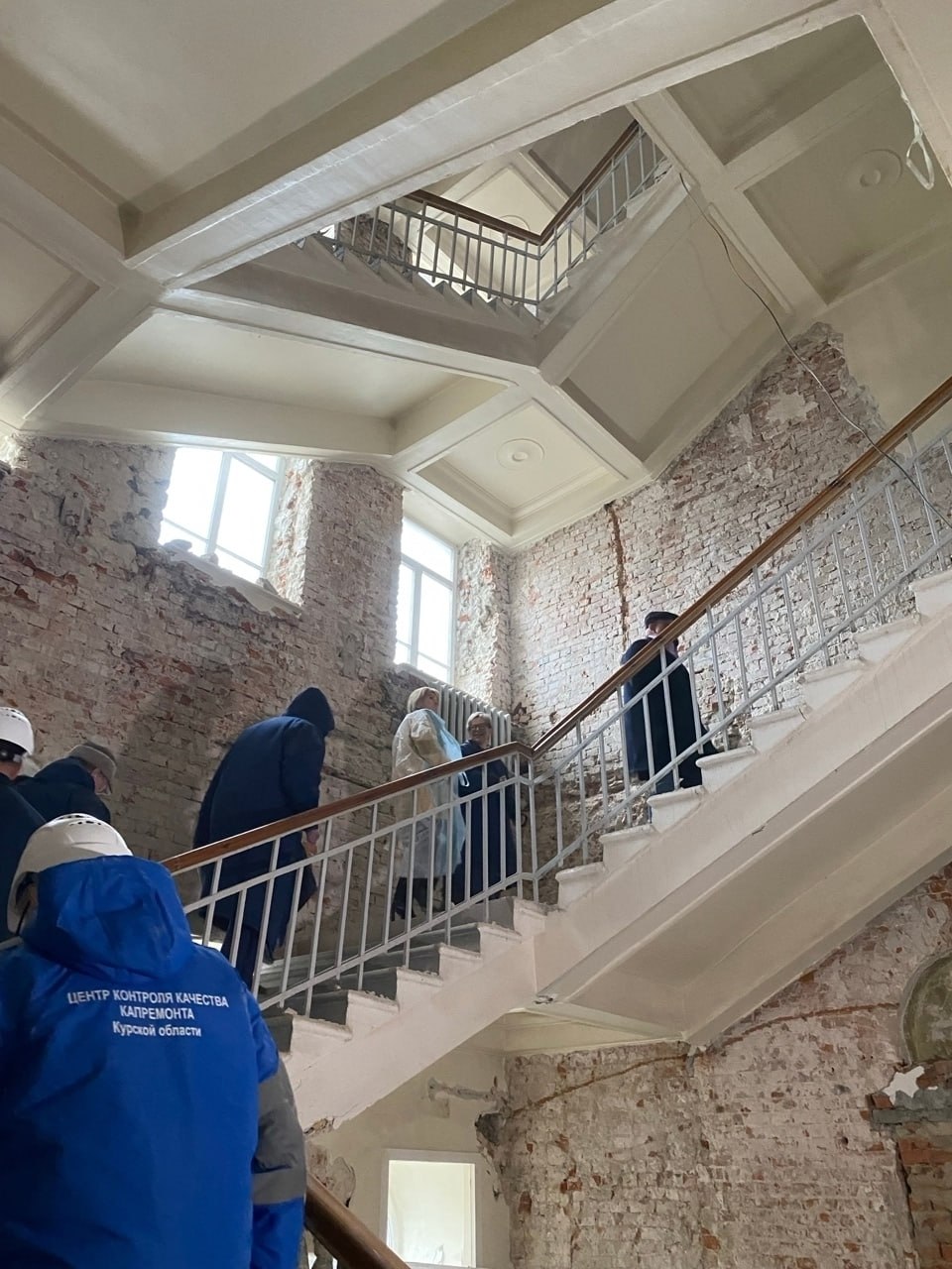 В Курске продолжается ремонт объекта культурного наследия на улице Ленина, 29. Сейчас там располагается отделение оперативной гинекологии областного перинатального центра