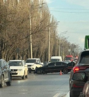 Авария возле автовокзала в Курске затруднила движение