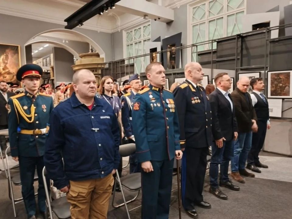 Юнармейцы Поста № 1 Курска приняли участие в межрегиональном семинаре-практикуме активистов движения «Пост № 1» в Санкт-Петербурге