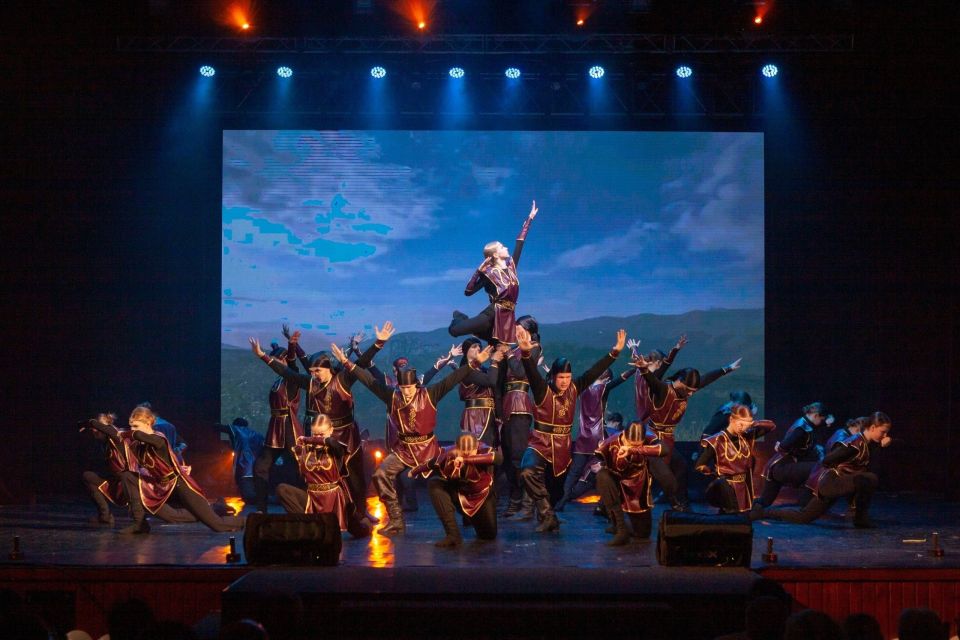 18 апреля на сцене Курского областного дворца культуры имени В.Н. Винокура состоится хореографический спектакль «Каменный цветок» по мотивам сказки Павла Бажова