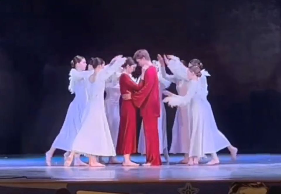 Образцовый хореографический коллектив "Фаворит" городского Дворца культуры вернулся с IV Всероссийского фестиваляконкурса хореографического искусства «На крыльях мечты» в г. Орёл , проходившего в Орловский областной колледж...