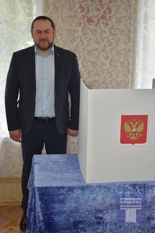 Сегодня в поселке Конышевка состоялось голосование, в результате которого главой поселка единогласно избран Александр Краснов