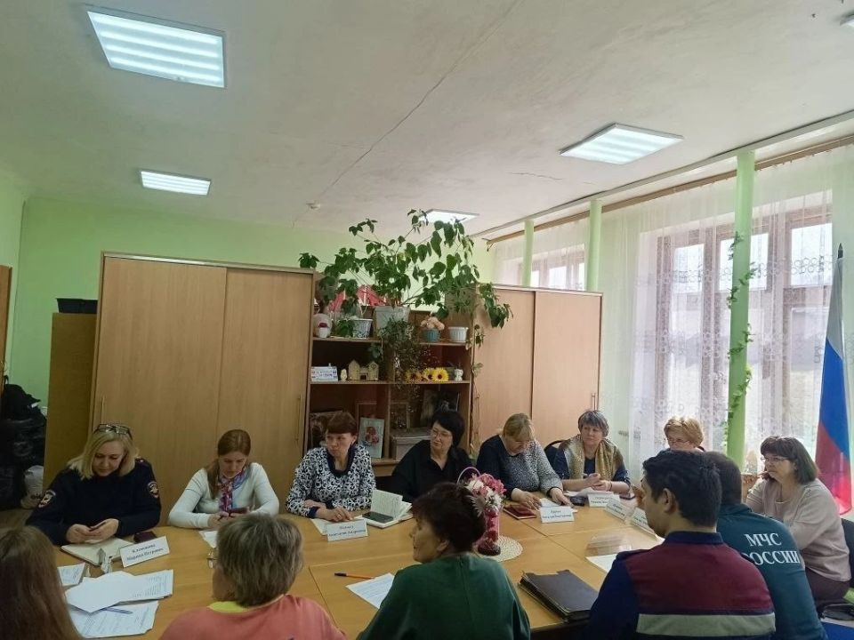 В нашем районе состоялось заседание комиссии по делам несовершеннолетних и защите их прав