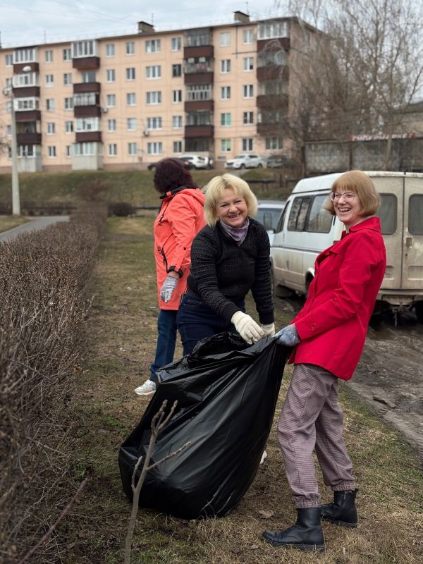 Центр молодёжи открыл сезон субботников в Железногорске