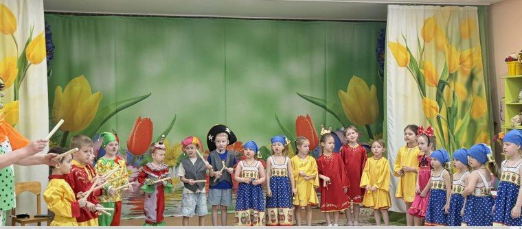 1 апреля - День Смеха! Праздник с веселым настроением! Доброй традицией в детском саду №5 "Соловушка" стало отмечать этот прекрасный праздник