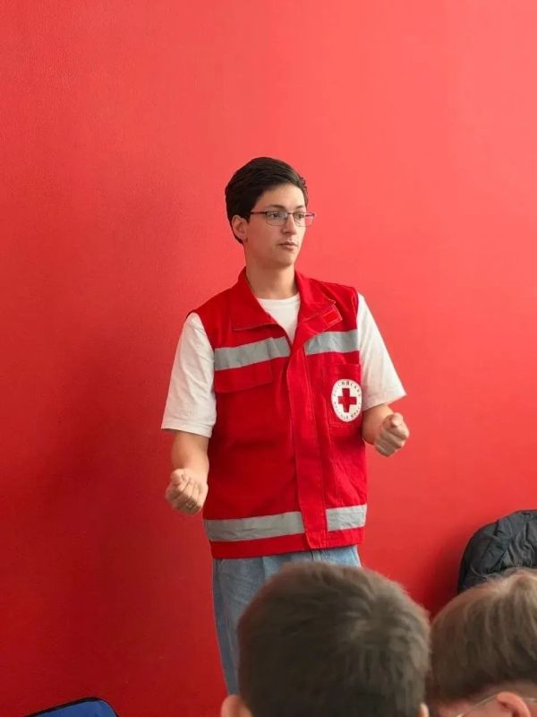 Павел Золотарев: Дорогие друзья!. Школьники Глушковского района приняли участие в важном мастер-классе по первой помощи