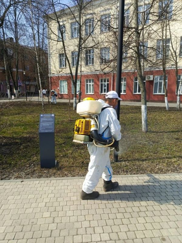В курских парках началась обработка от клещей