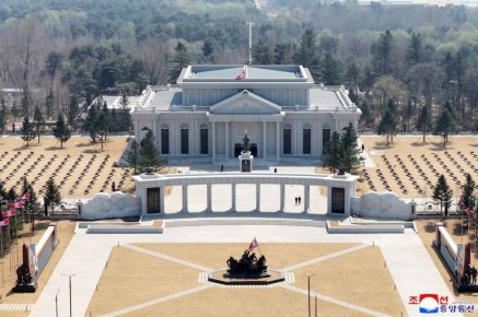 Ким Чен Ын осмотрел строящийся в Пхеньяне музей боевых подвигов военнослужащих КНДР, которые участвовали в освобождении Курской области