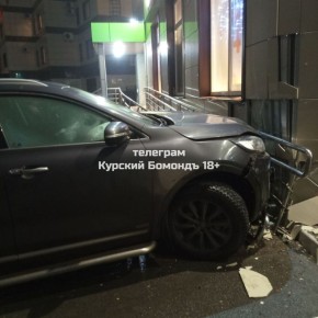 Перепутал газ и тормоз: в Курске идет под суд водитель, сбивший женщину с ребенком у магазина