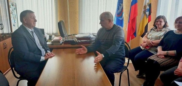 Защищать интересы тех, кто работает с людьми «на земле»