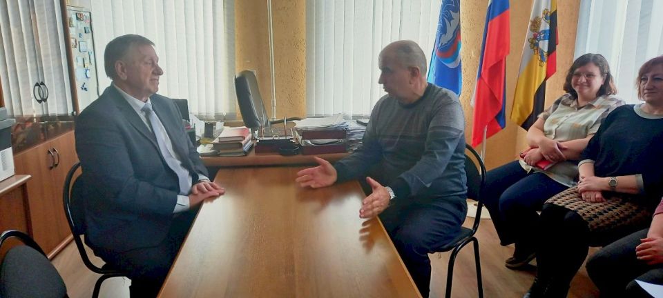 «Защищать интересы тех, кто работает с людьми «на земле»