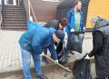 На улицах Павлуновского и Чернышевского тоже прошёл субботник