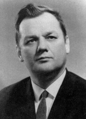 Том Петрович Николаев летом 1974 года стал главным инженером строящейся Курской АЭС