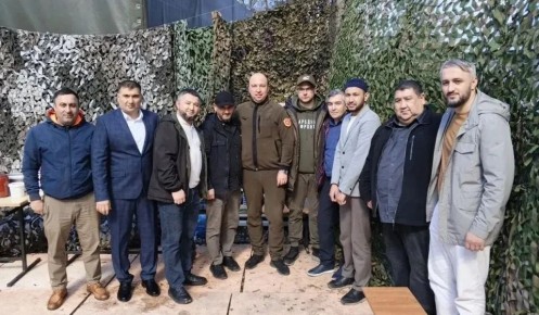 В Курске волонтеры из Тульской области угостили бойцов национальными блюдами