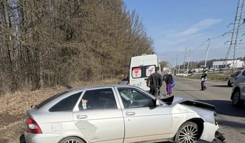 В Курске на улице 50 лет Октября двое мужчин пострадали в ДТП