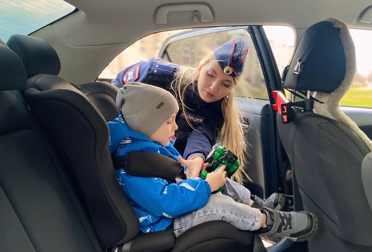 сотрудники железногорской Госавтоинспекции провели специальный рейд по контролю за использованием детских удерживающих устройств