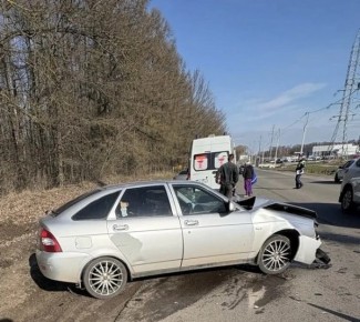 В Курске ранены два человека в жесткой аварии