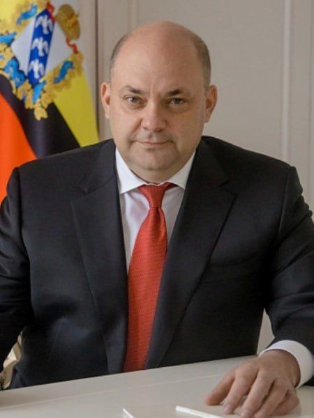 ������ ����������: ������� ����������� ������� ������� ������� �������� ����������� � 14 ����� ������� � ������ � 400 ��� ������ �� ���� � ������� ��� ������������� ����������