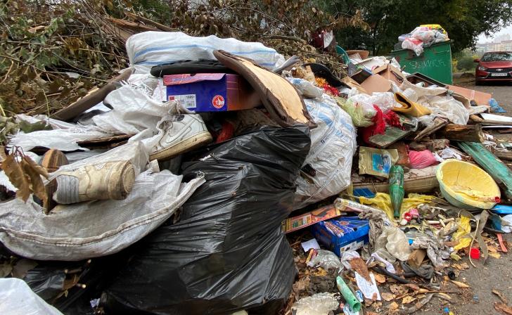 Курские УК складируют свой мусор на городской земле