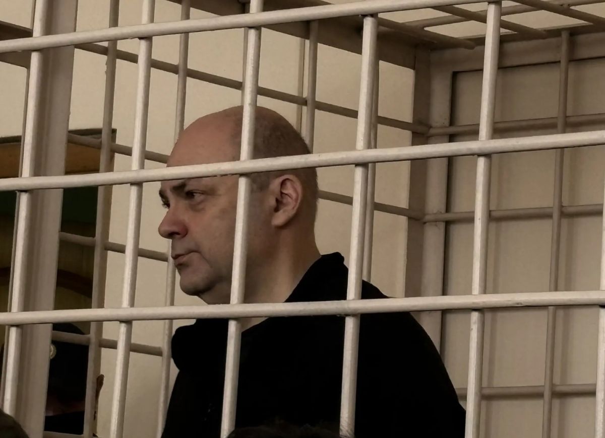 «Жирная, но не финальная точка»: Хинштейн прокомментировал посадку Смирнова