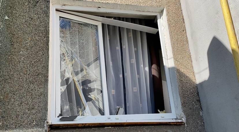 В Курской области при обстрелах ВСУ повреждены дома в Рыльске и Беловском районе