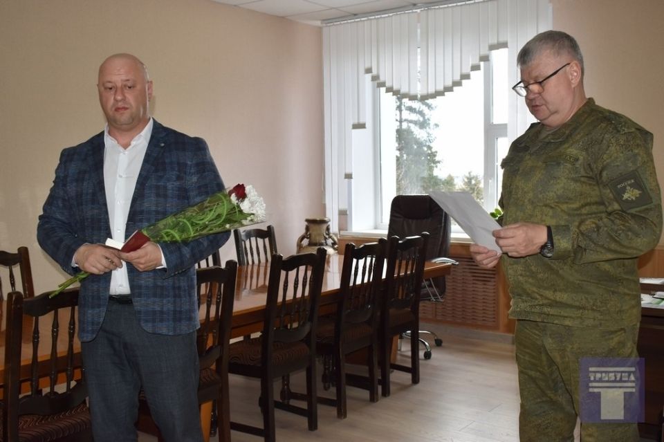 Сегодня в администрации Конышевского района состоялось вручение Орденов Мужества (посмертно) родственникам наших земляков, которые погибли в ходе специальной военной операции