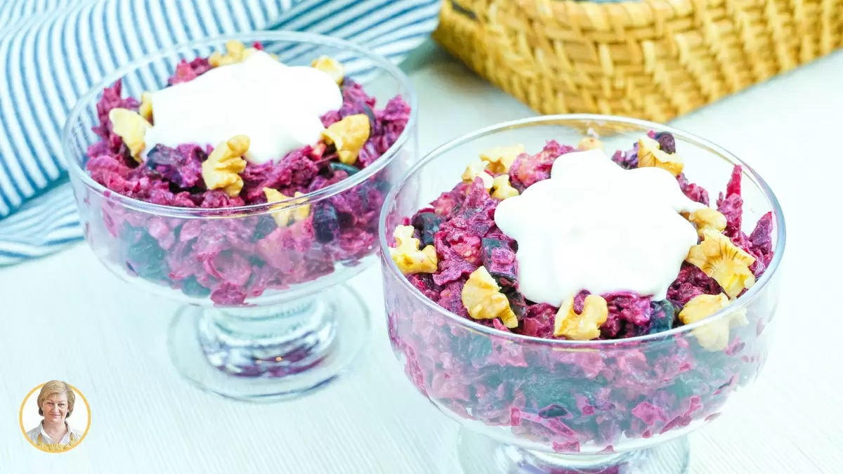 С легкостью к празднику: салат с свеклой, черносливом и орехами