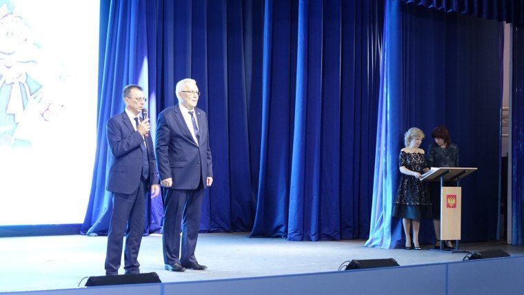 6 апреля 2026 года в Молодежном центре «Комсомолец» состоялось торжественное Закрытие 17-го учебного года обучения в Университете народного просвещения имени Т.П.Николаева для пожилых людей г. Курчатова. В зале собрались...