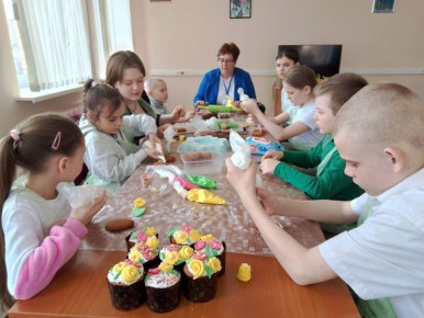 Куличи, пряничные букеты — и море радости! Мастер класс в Обоянском районе