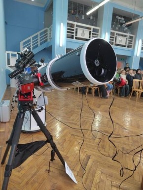 В Курске покажут телескопы и дадут подержать метеориты