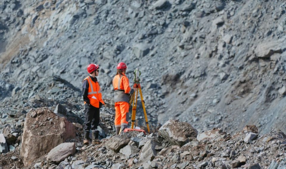 ������� ������������� ���� ����� ����������� � �������