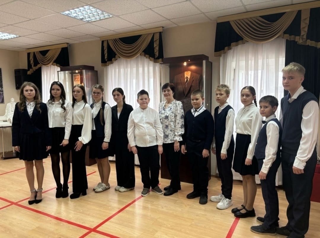 Учащиеся Фатежской школы №1, под руководством заместителя директора по воспительной работе Юлии Анатольевны Луневой, побывали в Доме-музее Георгия Свиридова