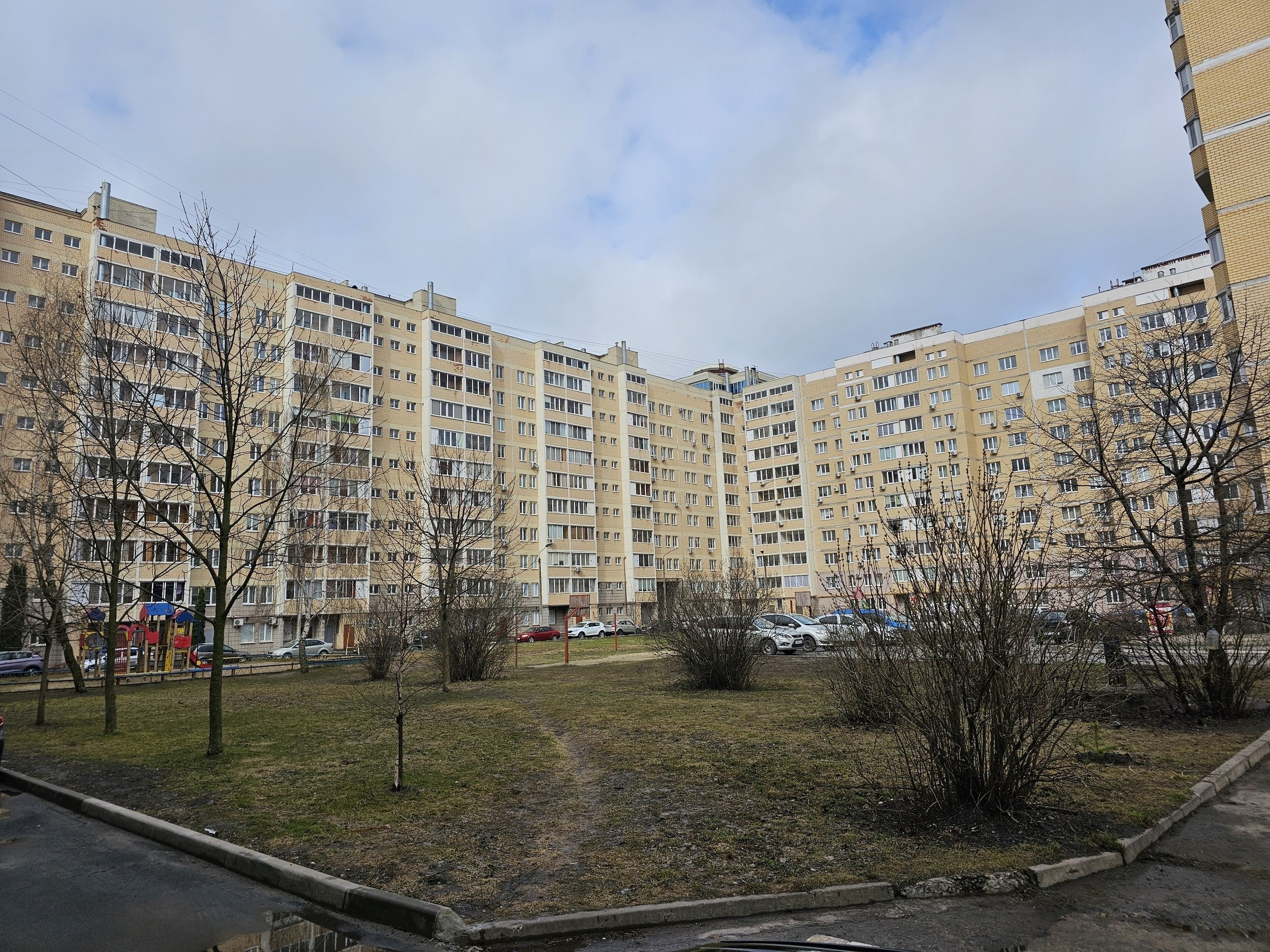 Во время рабочей поездки в Железногорск первый заместитель руководителя администрации Курской области Олеся Дворцова осмотрела дворовые территории, благоустроенные в прошлом году в рамках проекта «Формирование комфортной...