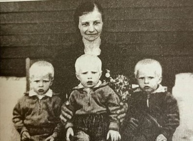 «Космические» тройняшки из Ясенков и 76 Юриев