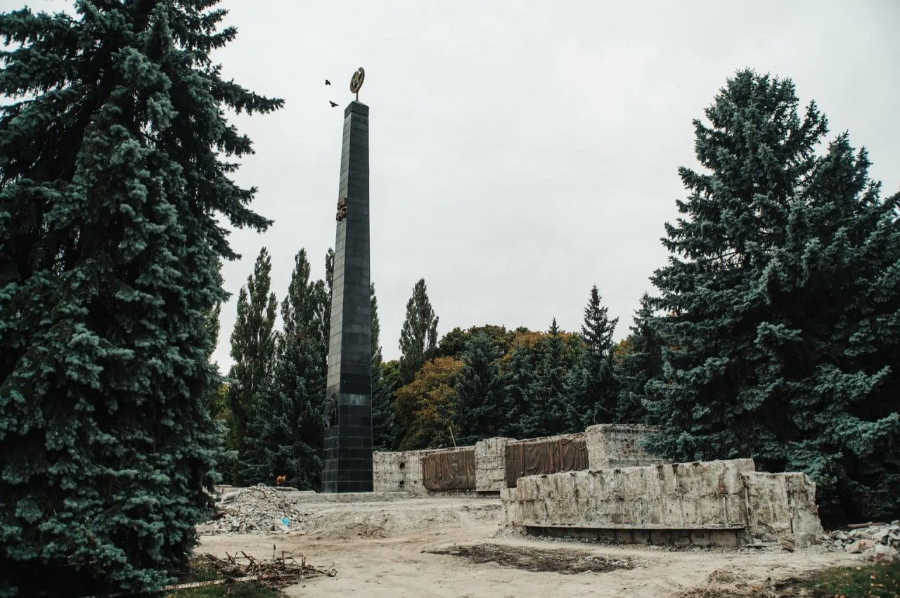 Александр Хинштейн высказался о возбуждении уголовного дела по факту повреждения мемориала Памяти павшим