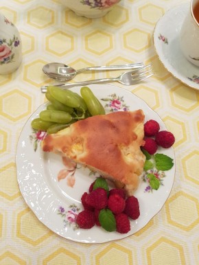 Летнее наслаждение: персиковый пирог с творогом для зарядки позитивом