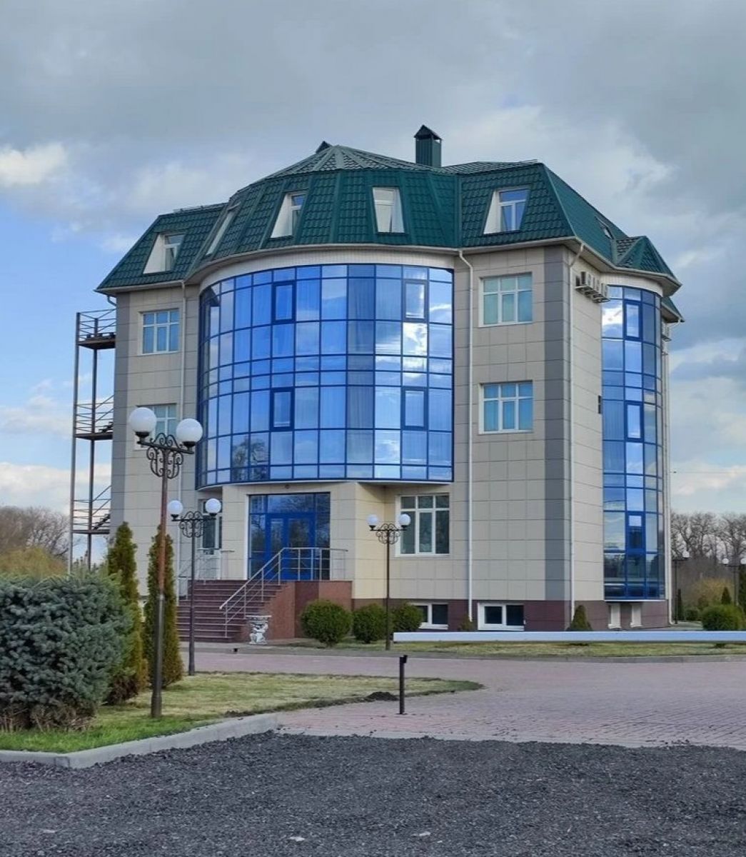 Депутат показал гостиницу-овощехранилище главного «озеленителя» Курска Сарояна