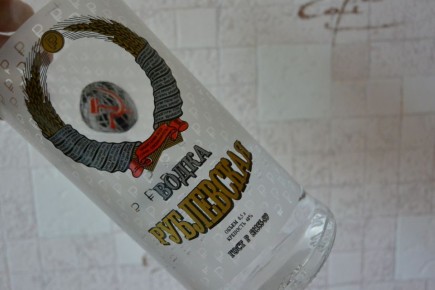 Необычные способы применения водки: откройте для себя секреты быта